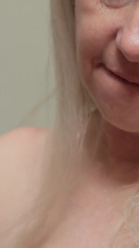 Blonde Stepmom Laura & Her Stepdaughter Vika Lita Finger Each Other’s Pussies