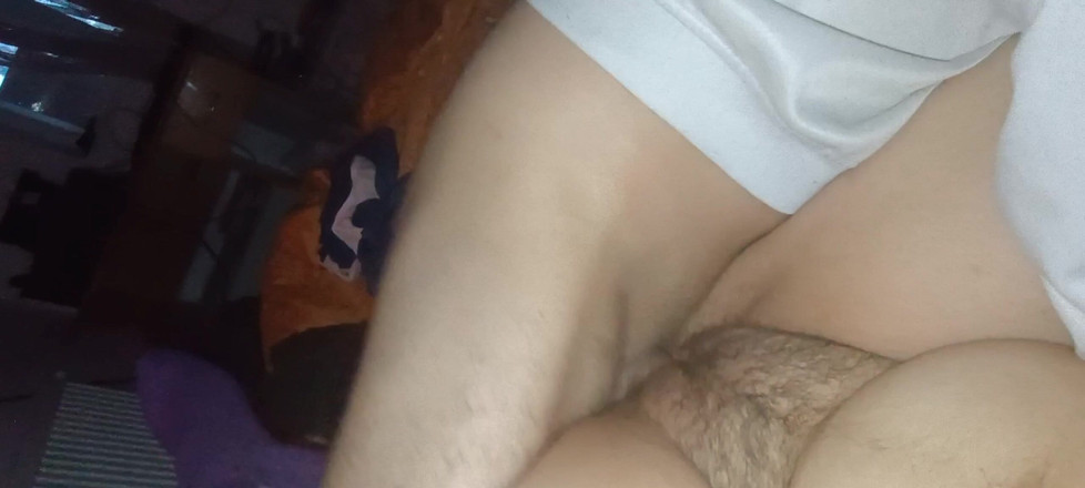 AncaLuxe: 배다른아빠가 밤에 내 방으로 와서 내 안에 들어가게 해줘