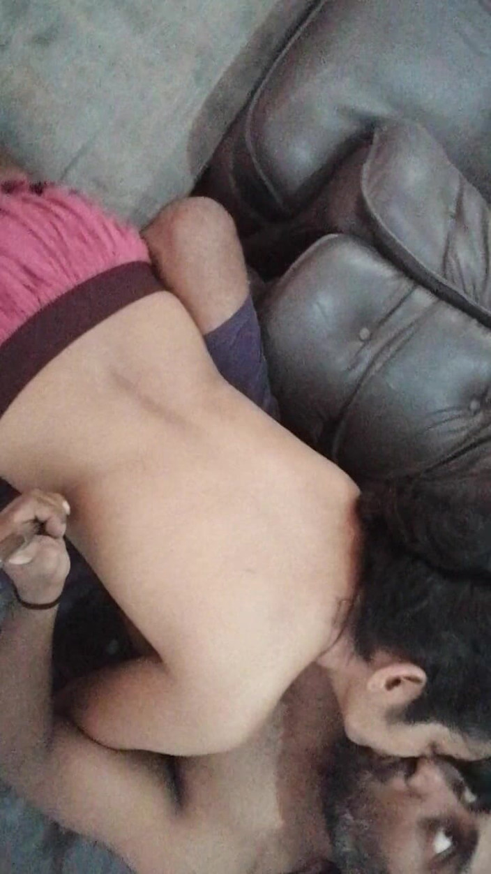 Tina Baby: 德西前戏接吻