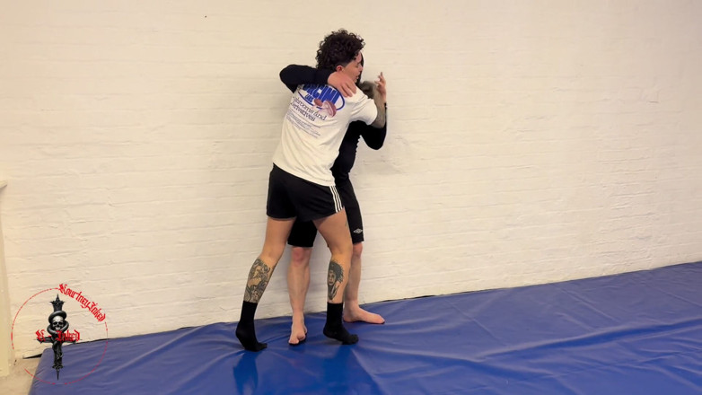 She Wrestle: Gulat Kourtneyinked Cowok Menyedihkan