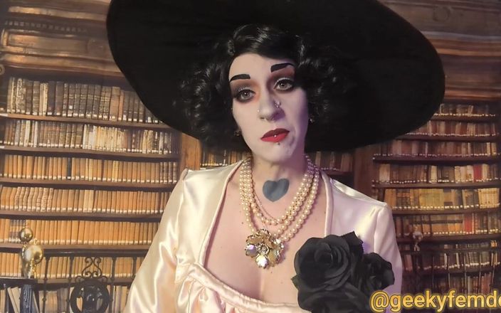 Geeky Femdom: Lady Dimitrescu eet een tussendoortje