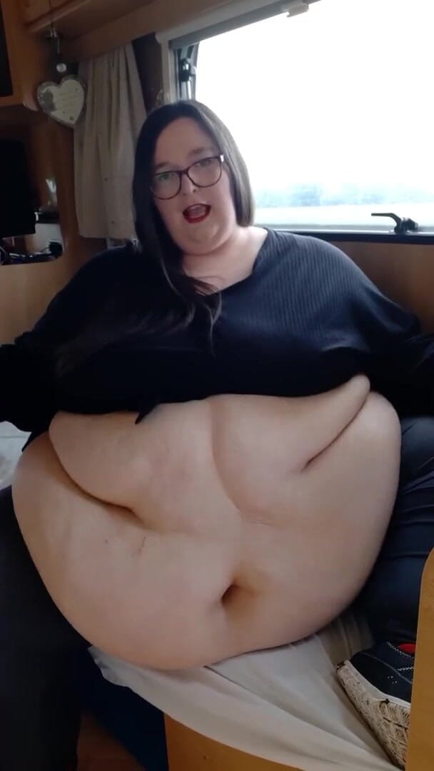 SSBBWLadyBrads: Pole zabaw dla brzucha przyczepy kempingowej
