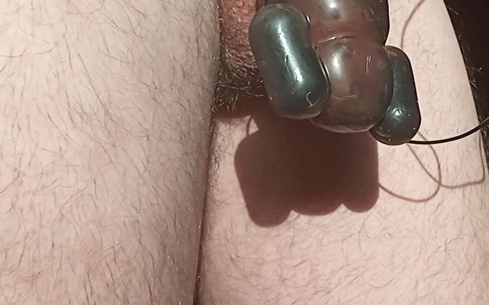Deepthroat Studio: Realita domácí elektrická stimulace masturbace chlapec exhibicionista pomocí rukáv sólo...