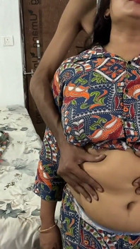 Saya menggoda adik tiri saya dan mengongkeknya dengan cara yang dia mahu dengan menampar pantat dan deepthroat blowjob