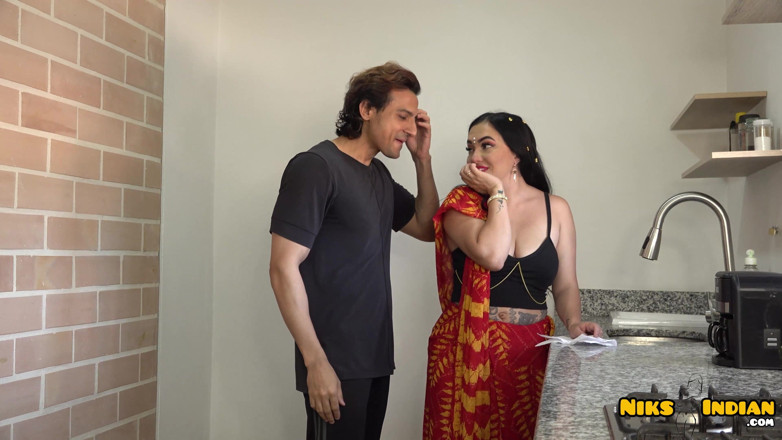Niks Indian: Utangaç büyük memeli orta yaşlı seksi kadın devar tarafından sert...