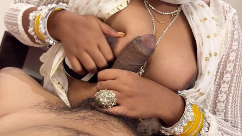 desi_babe1234: 창녀처럼 섹스한 후 사정을 구걸하는 발정난 거유 인도 바비