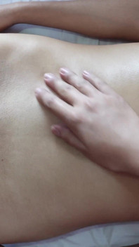 Masérka plní svou erotickou fantazii šukáním svého klienta