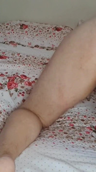 흑인 엉덩이 플러그로 배고픈 후장을 테스트하는 와이프. 핸잡을 해주는 동안 나를 따먹는 그녀
