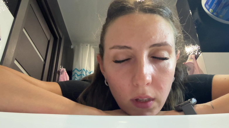 Hottie goddess: 음란한 침에 집착하는 기침