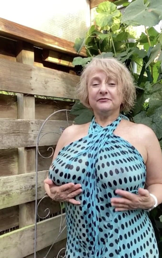Car-ina: Taquinons ma voisine !