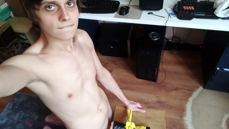 Ethan Alex: Alex si cewek sange ngentot dildo sampai dicrot di dalam