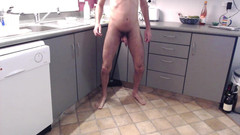 Philip Oxford: Rukojeť na koštěti do mě vsunul hluboko a zametal jsem...