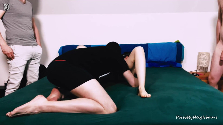 Neighbours Girl: Creampie gangbang - sdílení manželky s nejlepšími přáteli