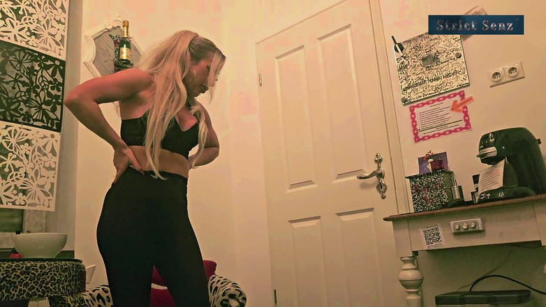 Strict Senz: Sheela Sinner Strenge Verbale Demütigung, Staubsaugende Bestrafung Riesin POV