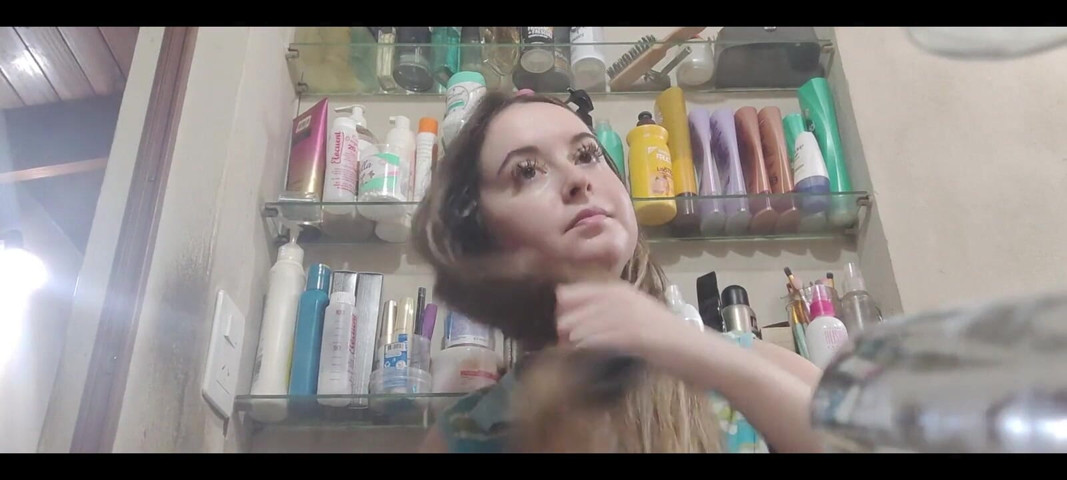 Hair Brushing (Raven hearth VIP)