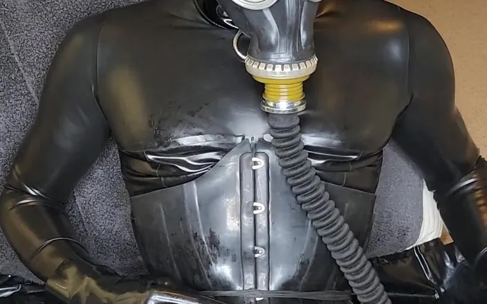JessicaXD: Pumping my little clittly yet again in latex