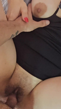 Trovo La Mia Matrigna a Leggere Senza Biancheria Intima E Finisco per Infilarsi Il Mio Pene Nel Suo Nonna