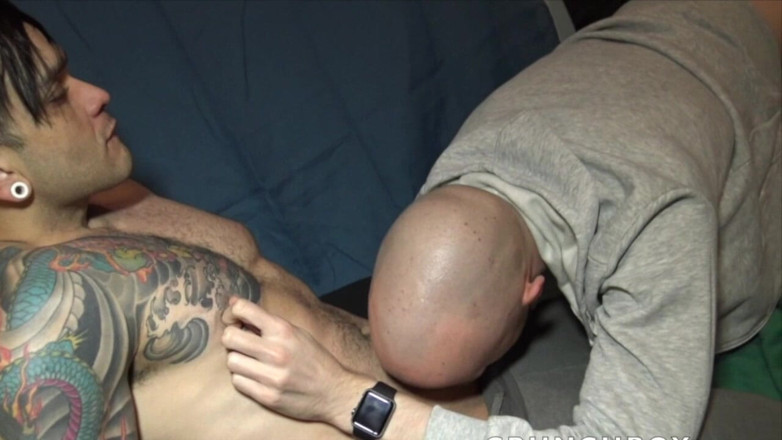 Straight boys but needing sex: Una buena polla le entra en el culo