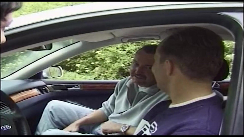 Muschi movie official: На полпути к знакомству с неправильными людьми