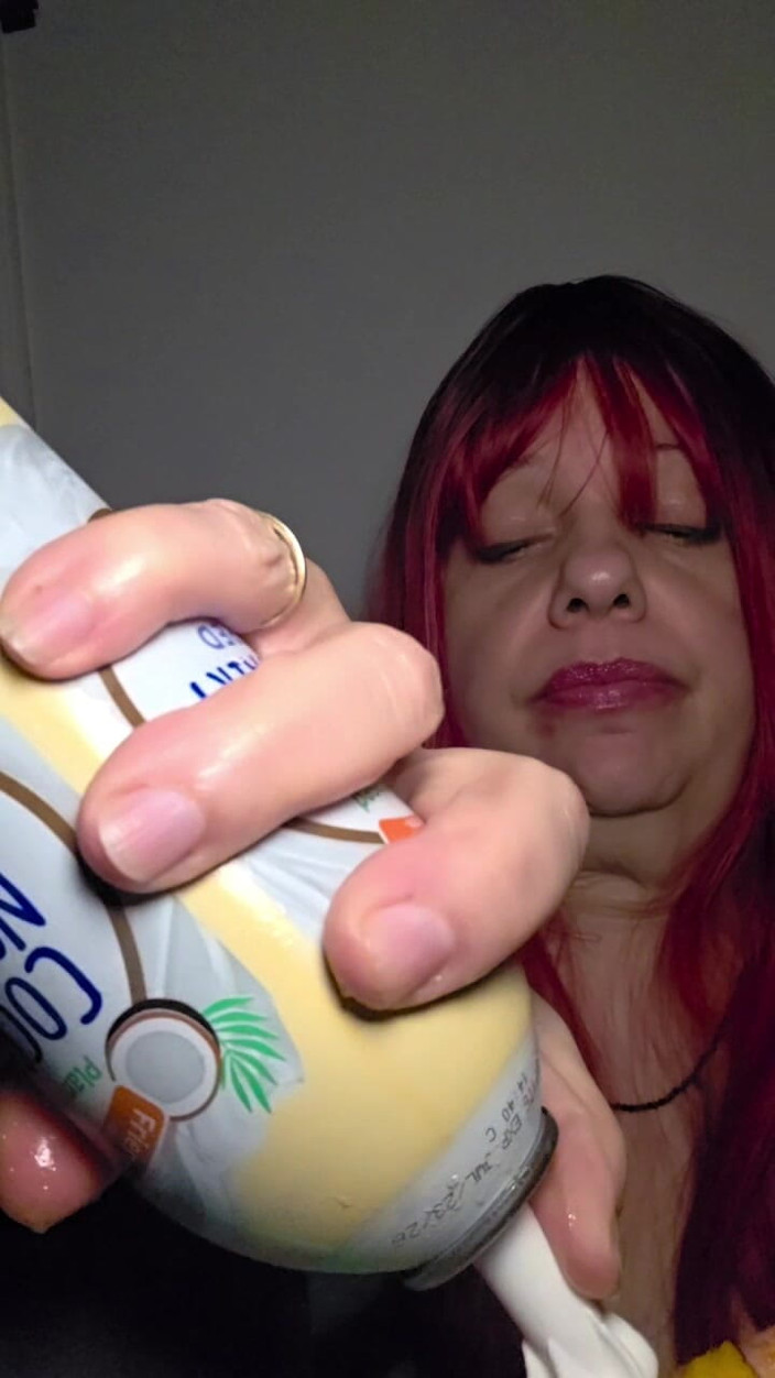 LustyPeachesofSin: Peaches en room ASMR
