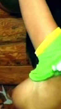 Chlupatá kundička oprstěná a ošukaná až do výbuchu obličeje