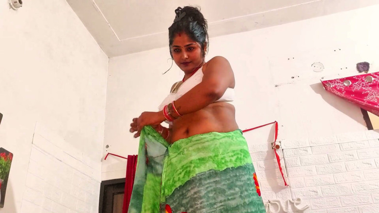 Raj pallvi: Desi Bhabhi Having Sex with Boyfriend While Call Talking to...