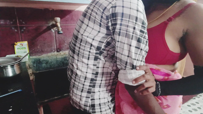 Reshmahotever: Sexo con el fontanero - parte 1