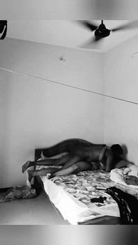 Pasangan seksi buatan rumah ngentot hitam dan putih