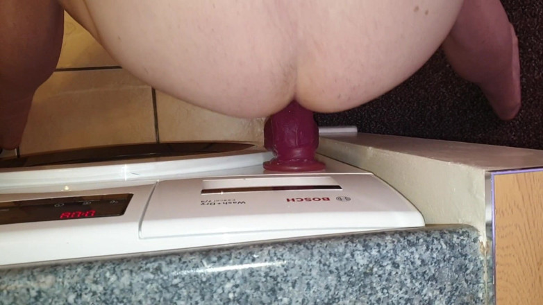 Mike Essex: Fick meinen arsch mit einem dildo, der an der vibrierenden...