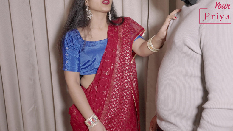 Your Priya: Ateşli yenge dorukta sikiliyor ve Hintçe ses kaydıyla dölleniyor