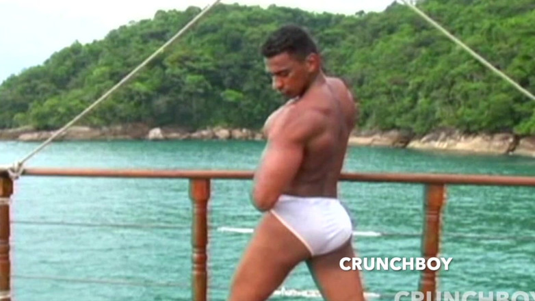 Bareback porn with straight boy: Dva sexy latinoameričané šukají bez sedla na veřejné pláži pro zábavu...