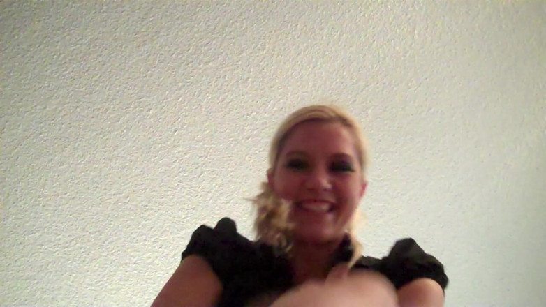 Cryptostudios: Tabitha giantess 92