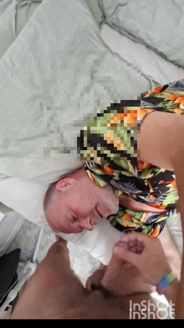 Mozzbear: Daddy's Giving Me a Nice BJ