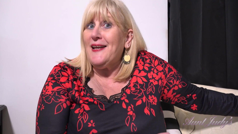 Aunt Judy's: Auntjudys - Busty Mature BBW Catherine Can Needs a Gardener for...