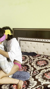 Indian Boy Lift His Desi GF in Arm and Hard Sex and Hard Fuk and Fuck in Dogy Style