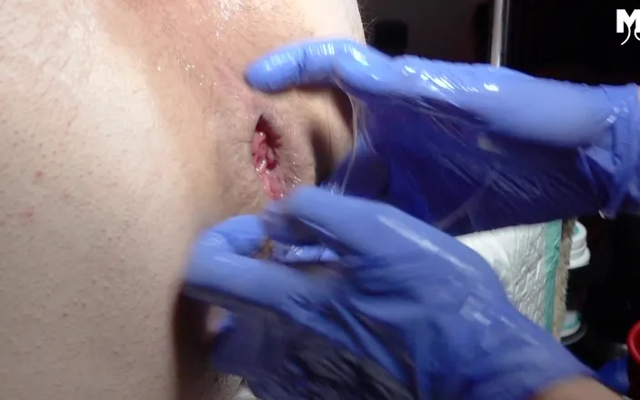 Marcus Pollack Gay: Anal training - a very close up shot