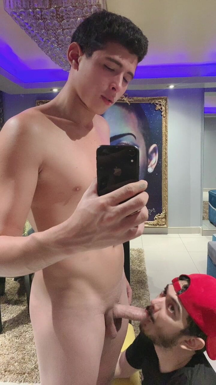 The-hook305: Markus Gets a Blowjob in Front of the Mirror