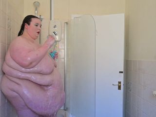 SSBBW Lady Brads: 샤워 여신 뚱뚱한 배꼽 여왕