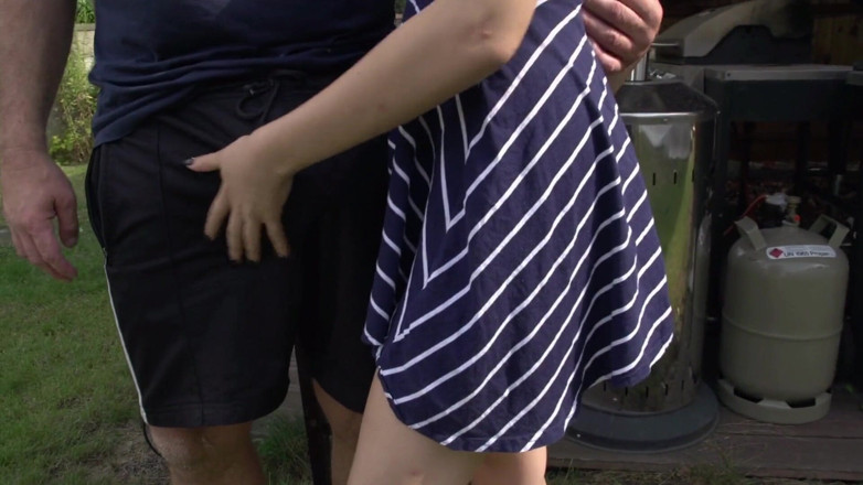 Italian Vintage Porn and MMV Clips: Éjaculation faciale pour une brune sexy aux petits seins