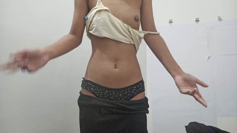 desigirl93: Roztomilá panenka, dospívající dívka se schovává a masturbuje