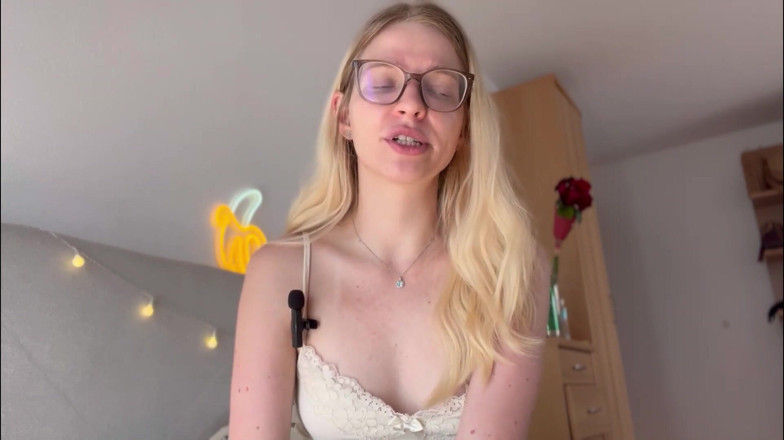 Goddess_Bella_Rae: Pass auf, bevor du mit domina fange an