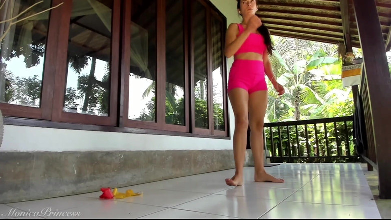 Princess Monica: Bagajı paketleme, kıyafet değiştirme, göğüsler ve amcık oyunu, expr