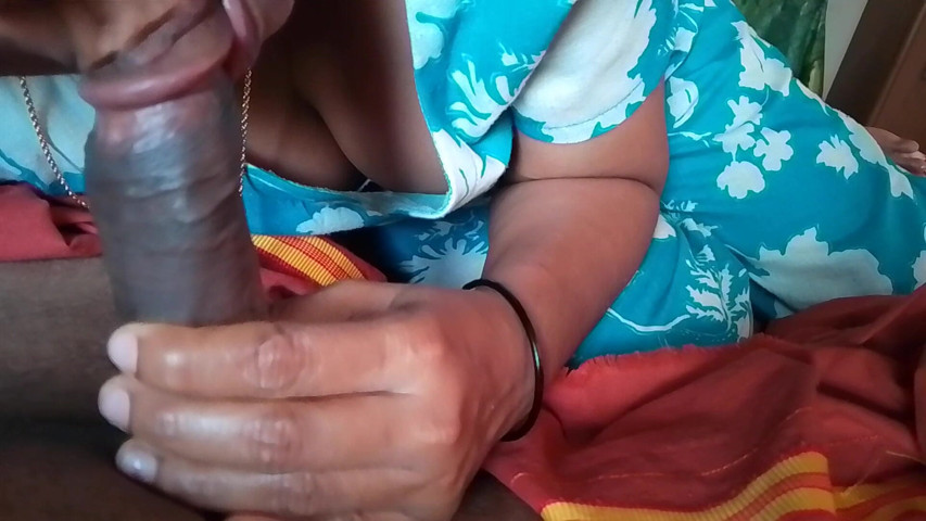 Ragazza di un villaggio indiano succhia il pene del marito (ragazza Thuda) Indian Village Girl Sucks Her Husband's Penis (Thuda girl)