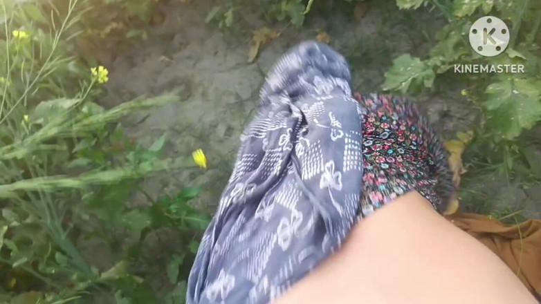 Savita5343: Parte 2. Sexo indio al aire libre en estilo perrito