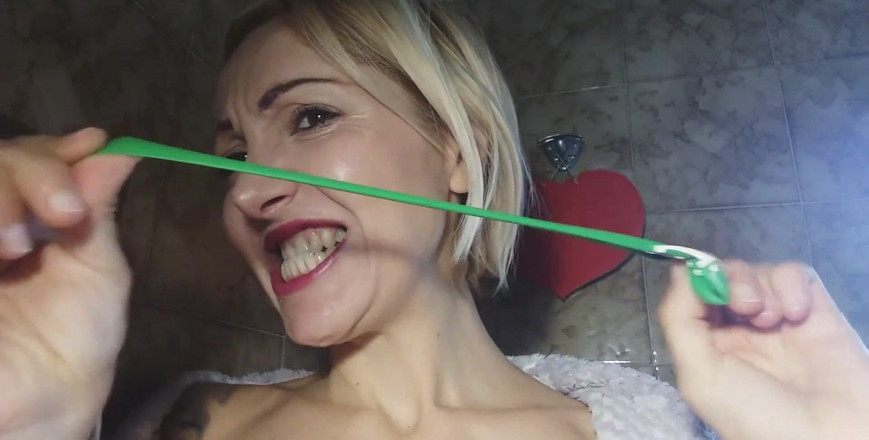 savannahamatoriale: Balloon Tease Me