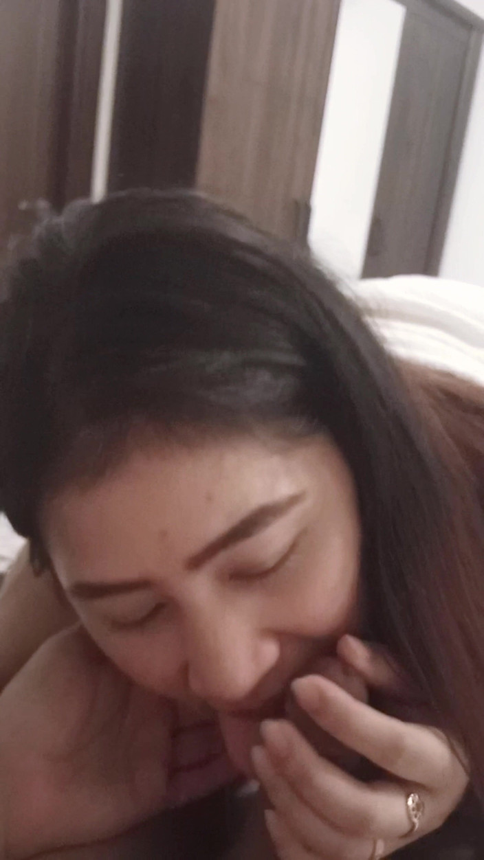 Vale: Ma première sodomie, j’ai trop mal