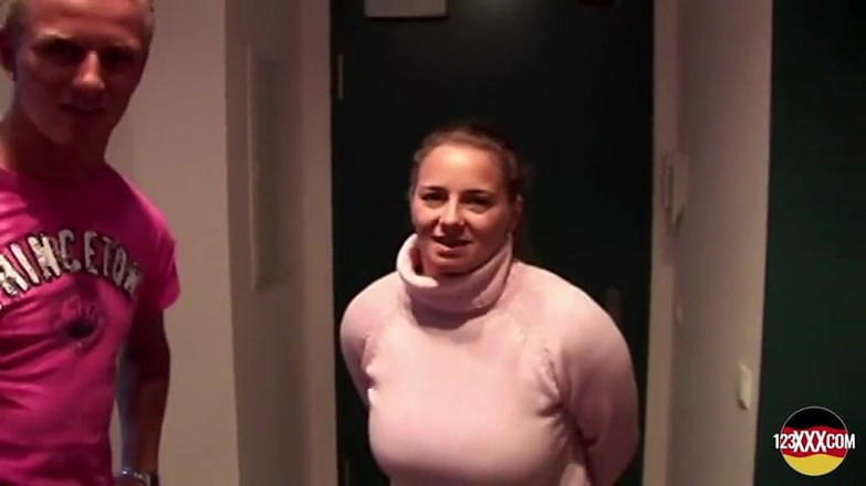 123XXX - 100% Amateurs: Kurvige MILF fickt gerne mit fremden