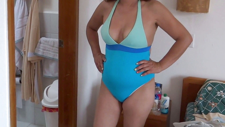 Ardientes69: Kompilace - moje 58letá manželka se před šukáním předvádí v bikinách