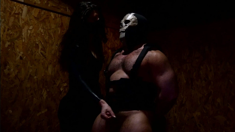 Call of doggy: I Get Tied up and Jerked off by a Gorgeous...