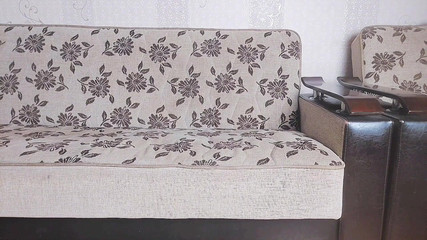 Kitty_Cross: Oszałamiająca dziewczyna trans naprawiająca eyeliner ze stabilnymi rękami